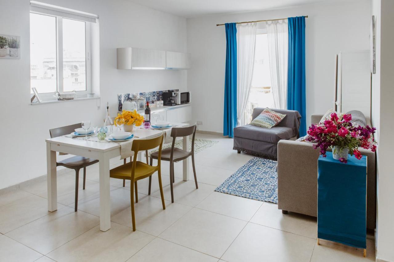 Sliema, Villa Savoia Luxury Apartment For 5 Guests Gzira ภายนอก รูปภาพ